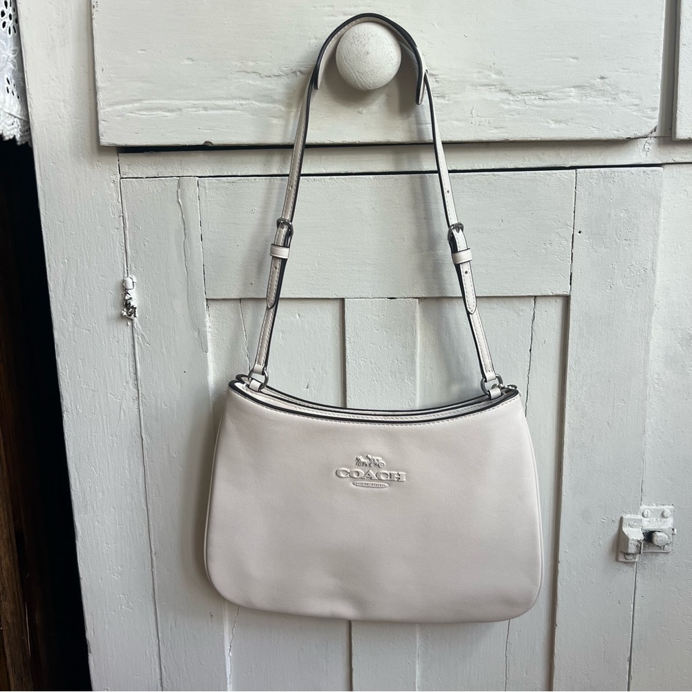 Coach White Leather Shoulder Bag